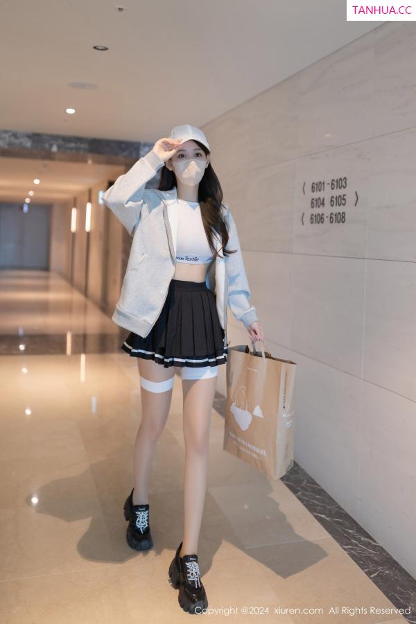 唐安琪  [XiuRen]高清写真图 2024.09.23 No.9196 唐安琪 丝袜美腿第4张图片